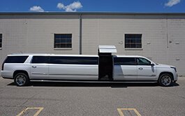 ample limousine